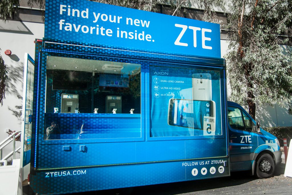 zte-axon-phone-newegg (1)