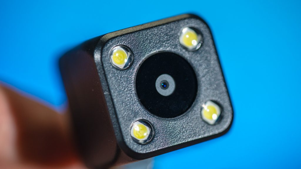 Dash cams, Ampulla, auto electronics. Ampulla's Cruiser has a rear-facing lens that utilizes four infrared LEDs, which help to capture detail through tinted windows or at night. 
