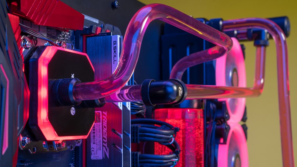 The open-frame PC case of the Paean and the Phorcys EVO 360 cooling kit make for an awesome combo that shows off a clean design and optimal cooling. 