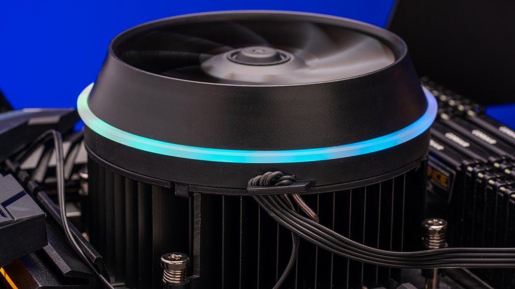 The Aigo darkFlash CPU cooler is great for beginners, not the least because of the fair price and simple nature but the easy installation requires minimal effort.