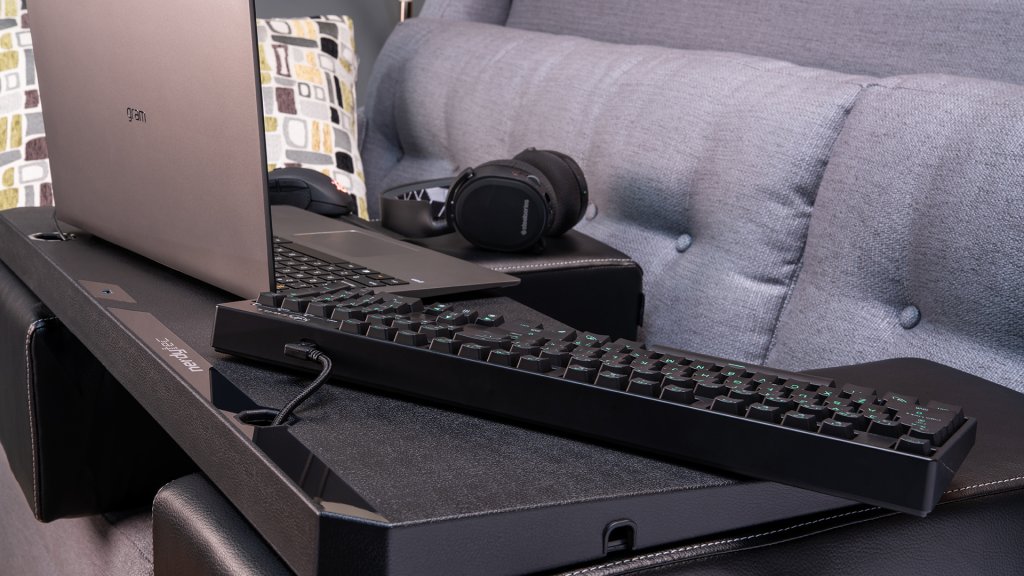 Whatever your size, the Couchmaster Cycon lap desk can adjust to fit any gamer.