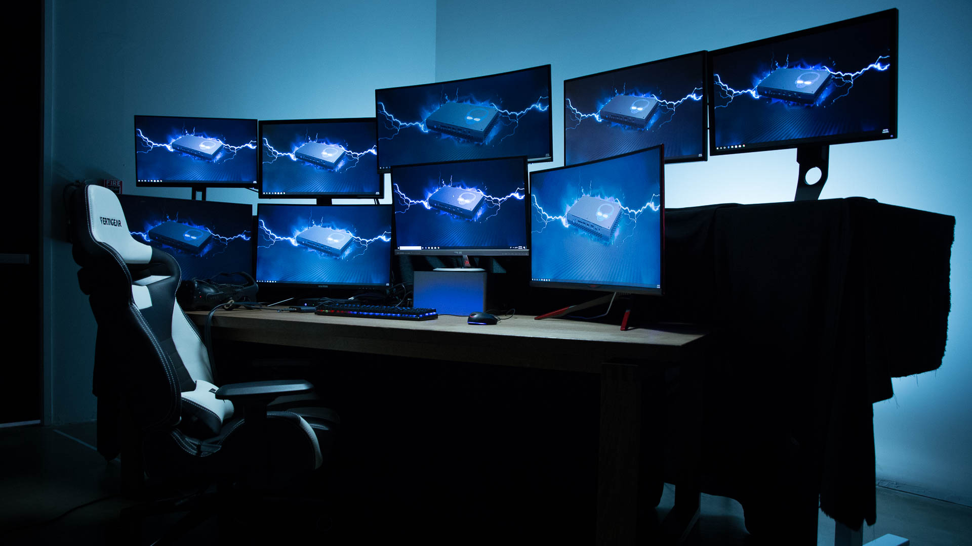 intel hades canyon multiple monitors thunderbolt 3 newegg (3)