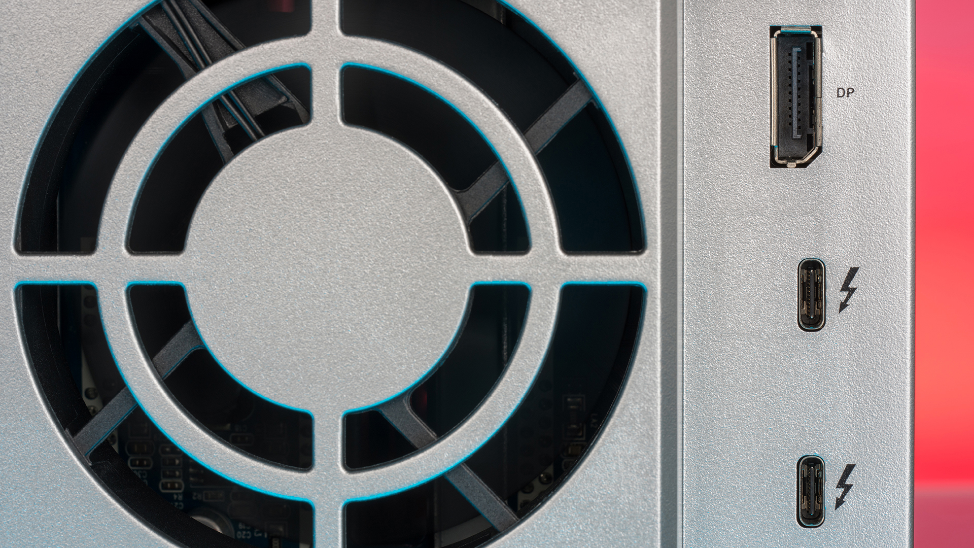 The TerraMaster D4 Thunderbolt 3 RAID storage system
