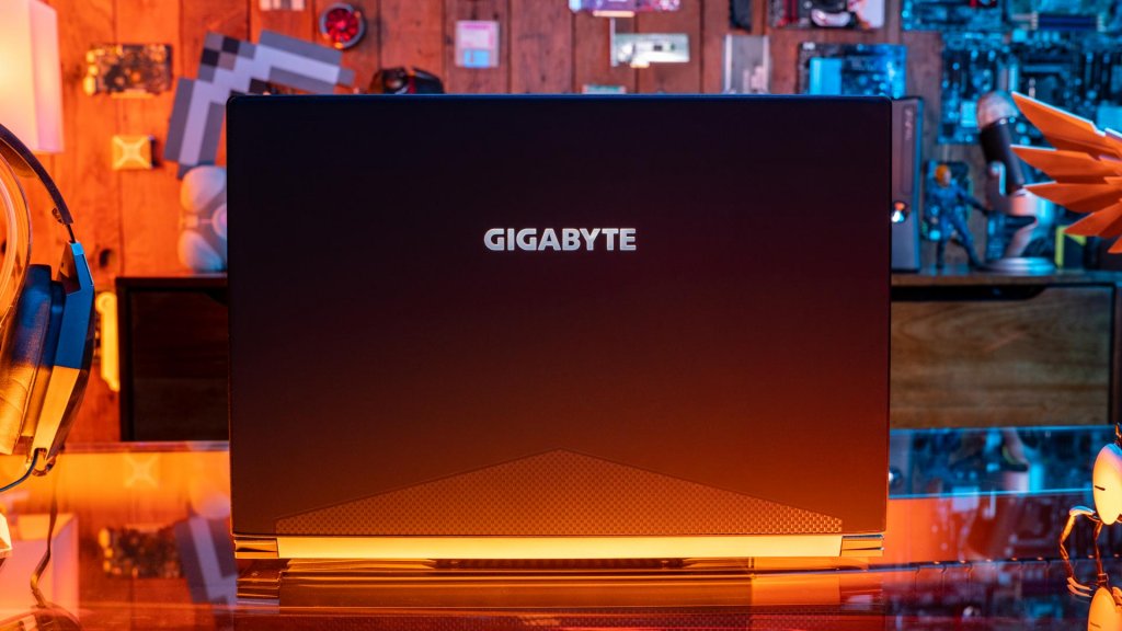 Gigabyte-Aero-15-Y9