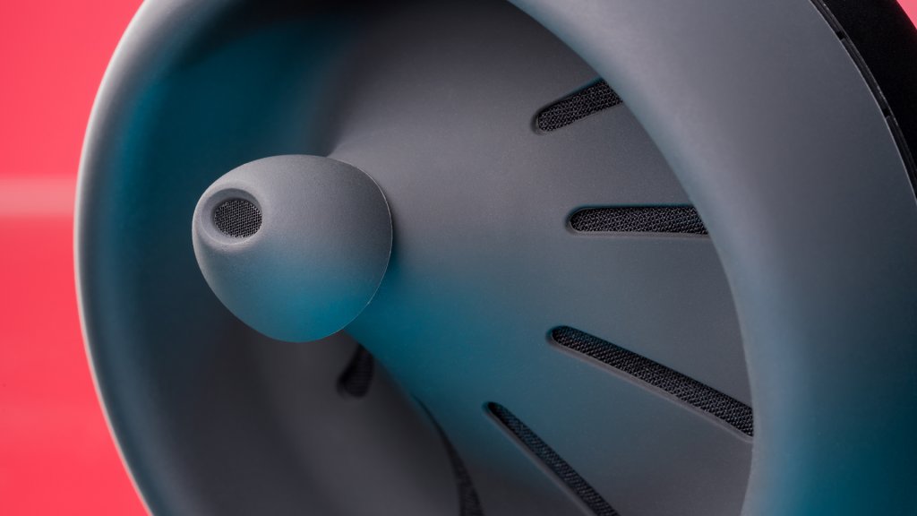 The Nuraphone deftly mixes sound, outputting heavy bass from its ear cup and crystal clear midrange and treble from the earbuds.