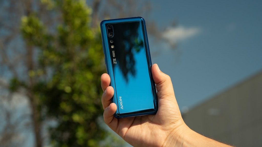 ZTE Axon Pro 10 photo