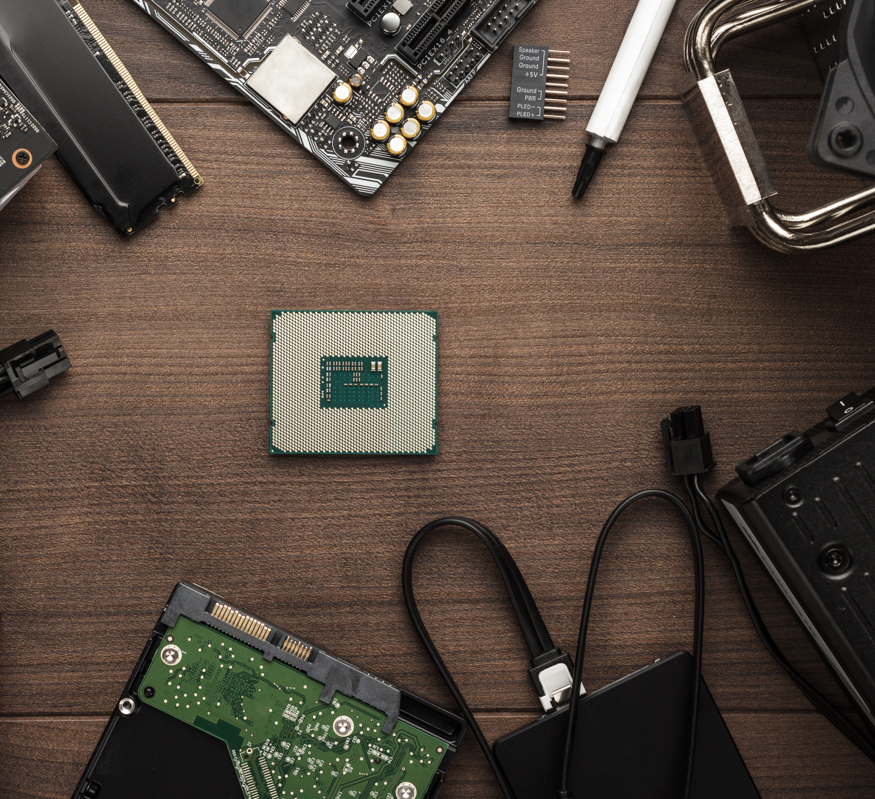 How to maintain and clean PC hardware