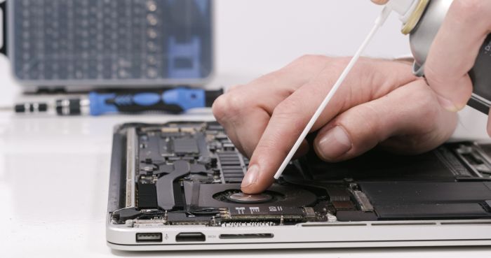 Cleaning your laptop